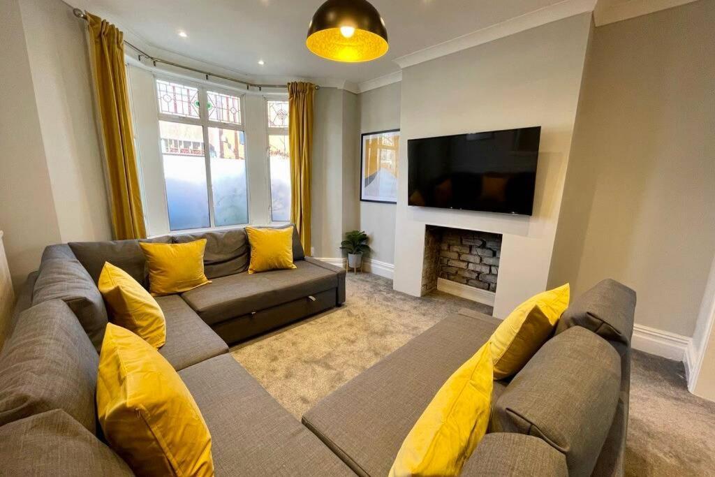 Large House Near Victoria Park For Groups, 10 Mins Bus To City Centre Cardiff Exterior foto
